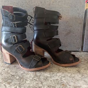 Black FreeBird Bond sandals! Only worn inside to try on.